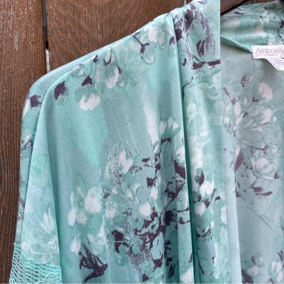 AMBRIELLE Women's Teal Floral Lacy Short Sleeve Bath Robe Belt Size Large - Picture 4 of 12